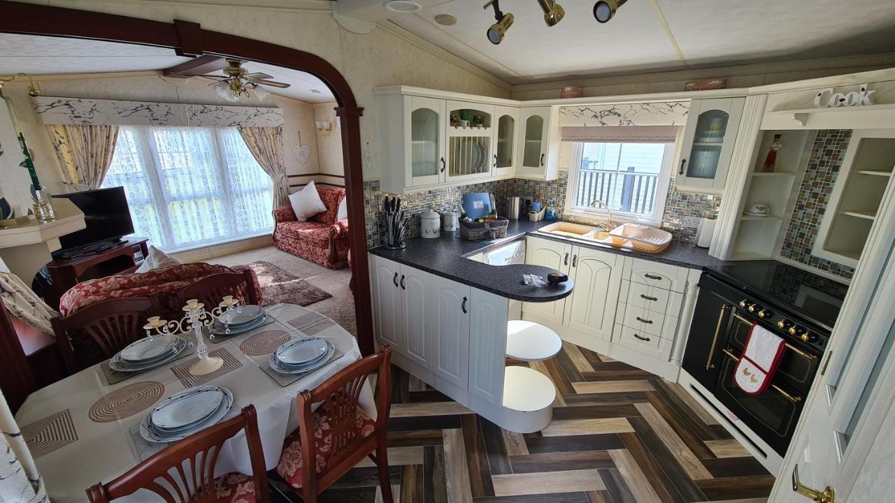 Отель Caravan 6 Berth Инголдмелс Экстерьер фото